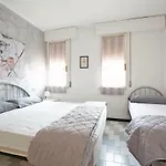 Delfini Llido Degli Estensi
