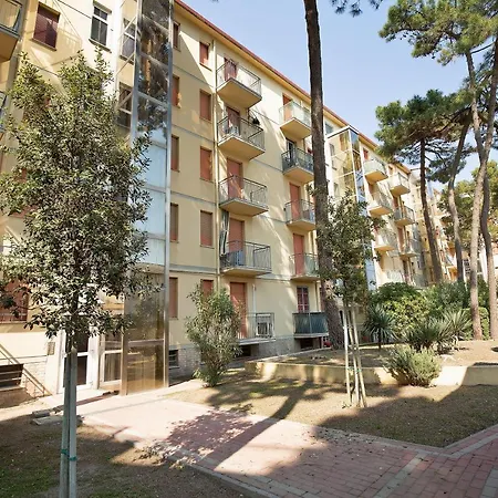 Delfini Apartament *