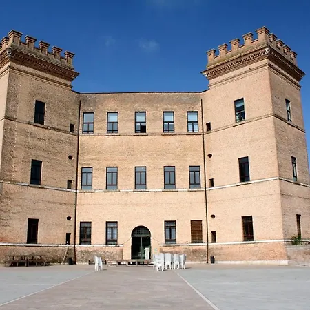 Delfini Llido Degli Estensi