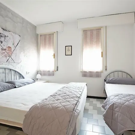 Delfini Llido Degli Estensi