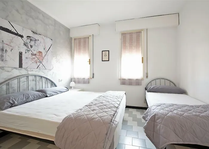 Delfini Llido Degli Estensi